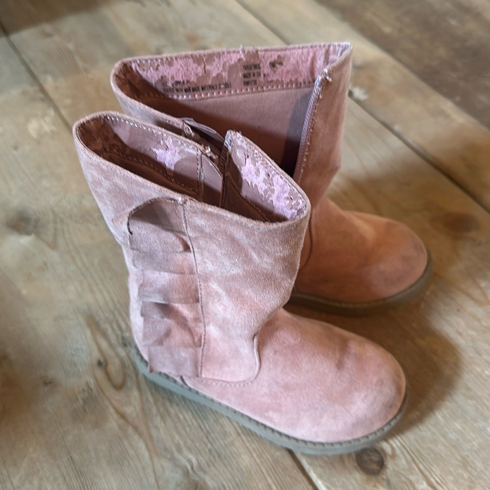 Cat and Jack pink suede like boots